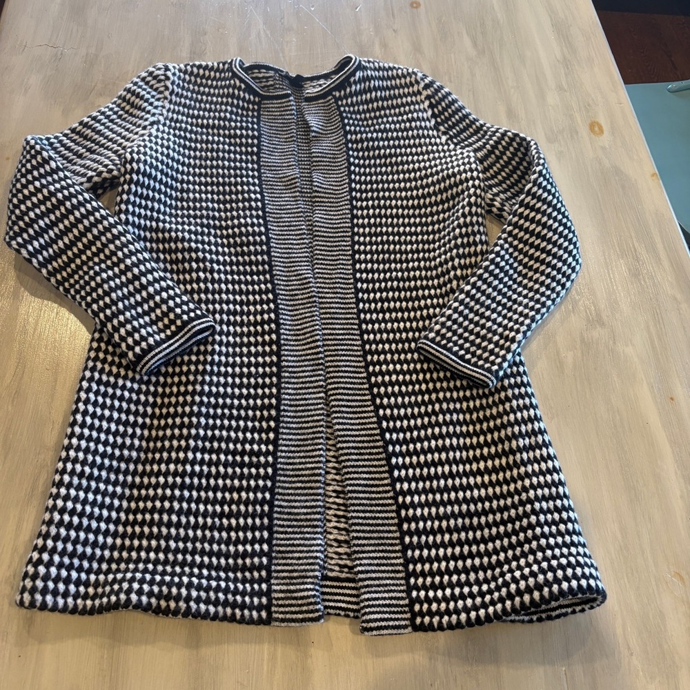 Talbots 100% Merino Wool open-from a long cardigan sweater black/white PM